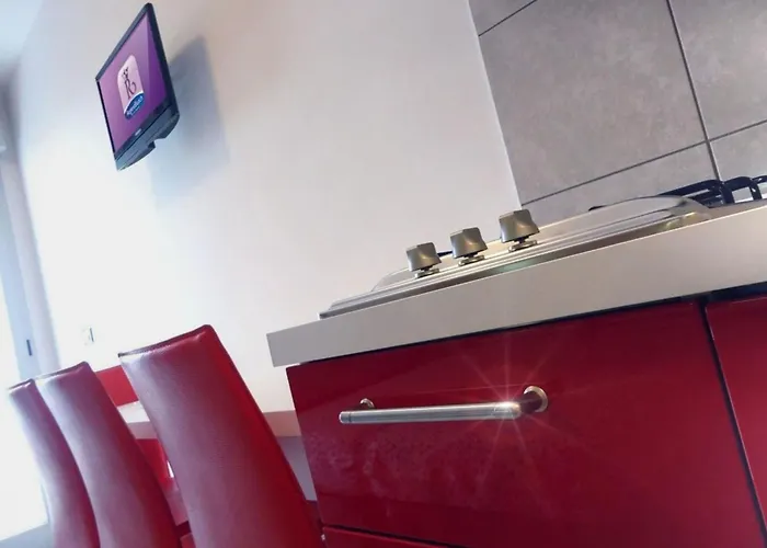 公寓 Bright With Outdoor Pool 比比翁