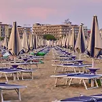 Apartmán Bright With Outdoor Pool *