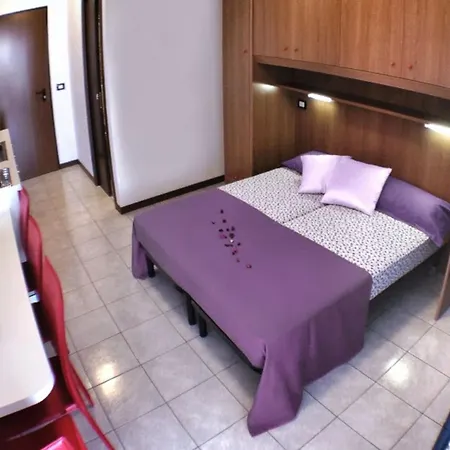 Bright With Outdoor Pool Appartement *