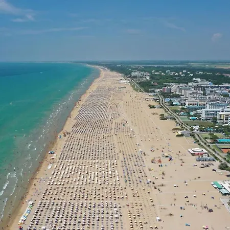 Bright With Outdoor Pool * Bibione