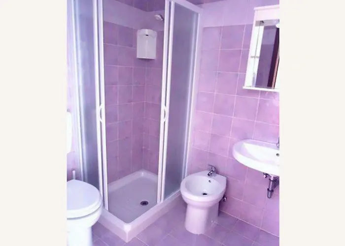 Bright With Outdoor Pool Apartman